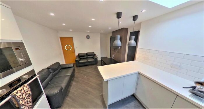 5 Bedroom Terraced House To Rent In Charterhouse Road, Coventry, CV1