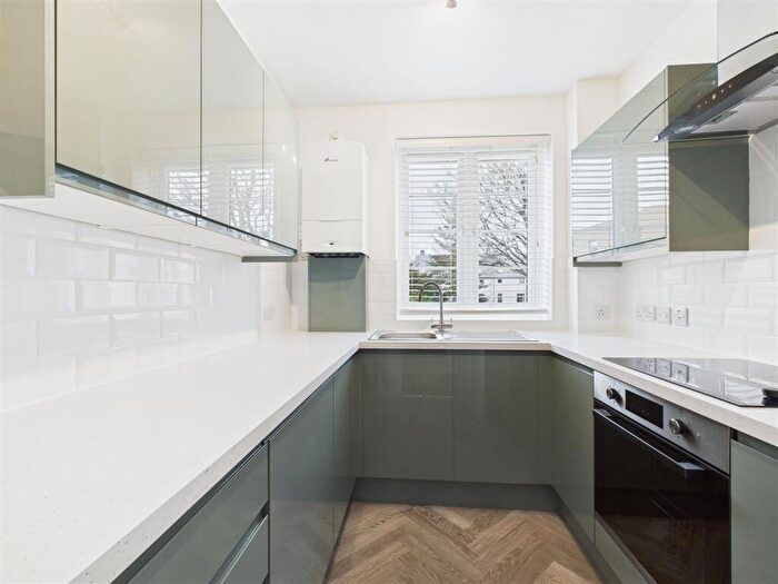 2 Bedroom Flat To Rent In Cambridge Road, Hitchin, SG4