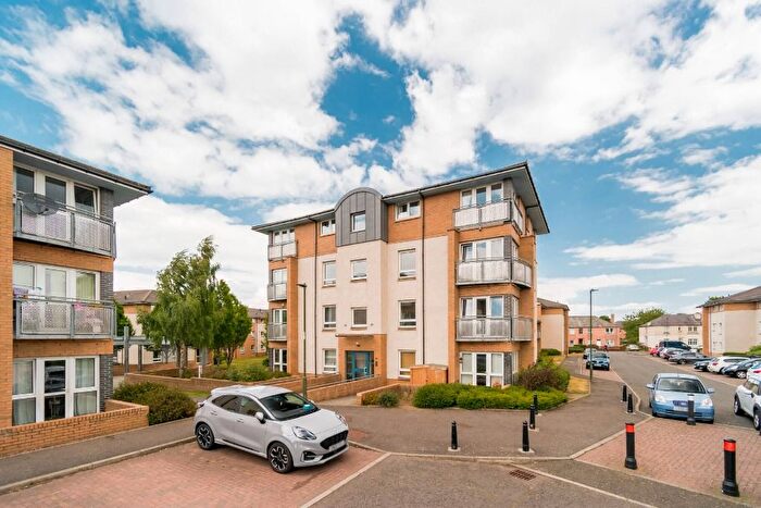 2 Bedroom Flat To Rent In Stenhouse Gardens, Stenhouse, Edinburgh, EH11