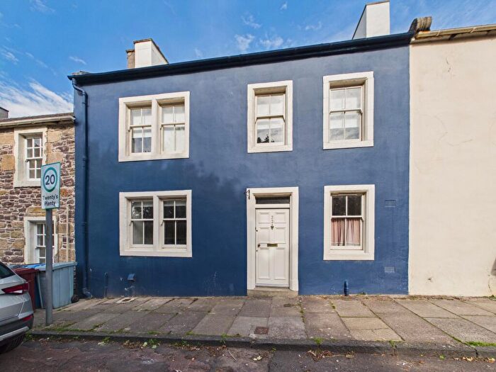 2 Bedroom Terraced House For Sale In Broomgate, Lanark, ML11