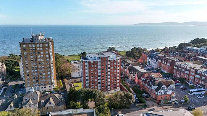 3 Bedroom Flat For Sale In West Cliff Road, Bournemouth, BH2