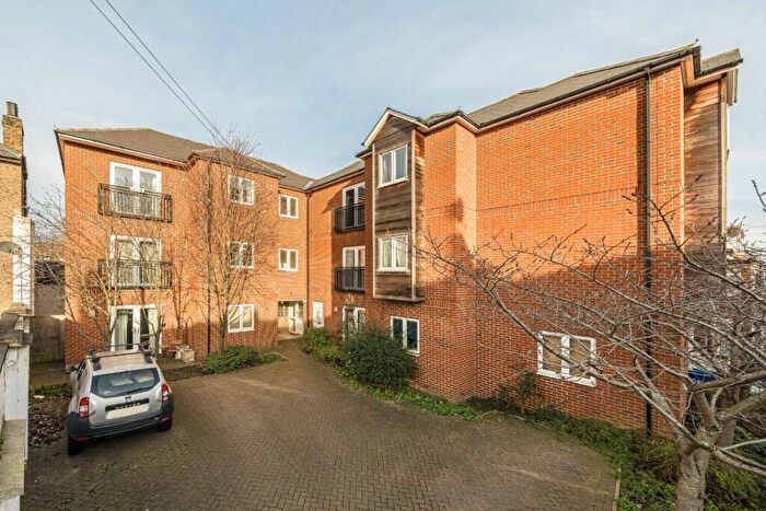 2 Bedroom Flat To Rent In Solway Road, East Dulwich, SE22