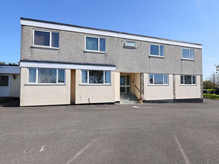2 Bedroom Flat For Sale In Pebble Court, Newquay, TR7