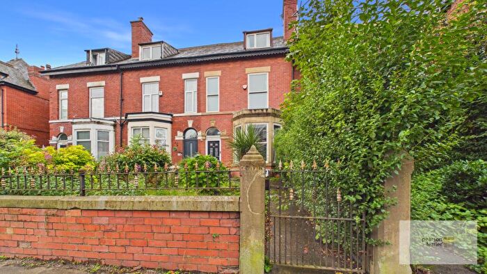 5 Bedroom Terraced House For Sale In Walmersley Road, Bury, BL9
