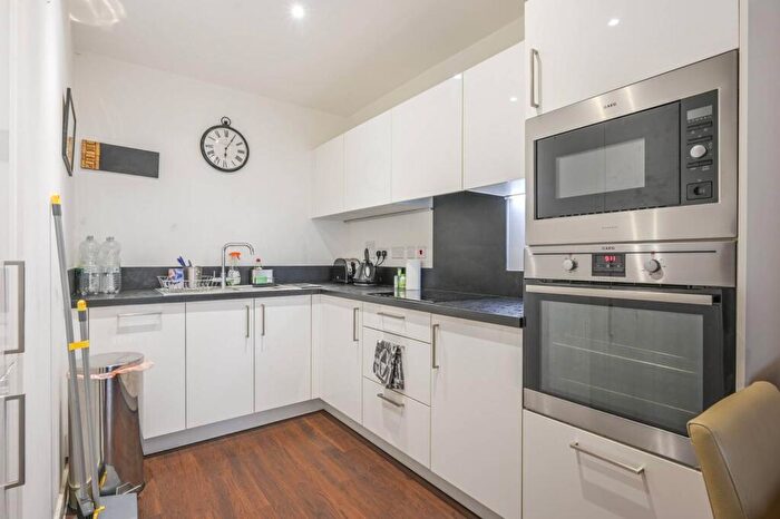 1 Bedroom Flat For Sale In Kingfisher Heights, , Royal Docks, London, E16