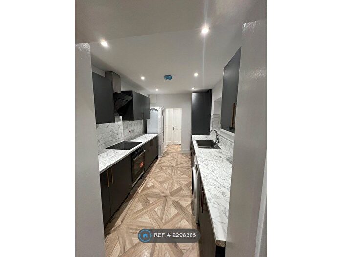 3 Bedroom Terraced House To Rent In Chester Road, Canning Town, E16