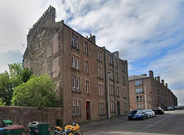 1 Bedroom Flat To Rent In Pitfour Street, Dundee, Angus, DD2