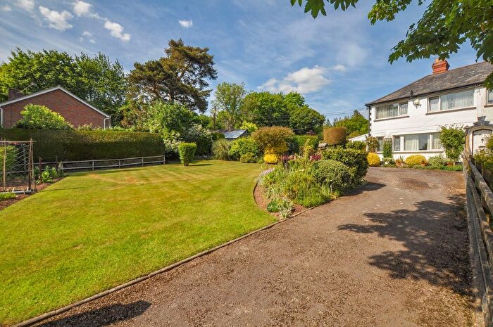 3 Bedroom Semi-Detached House For Sale In Stanbridge Cottages, Wimborne, BH21