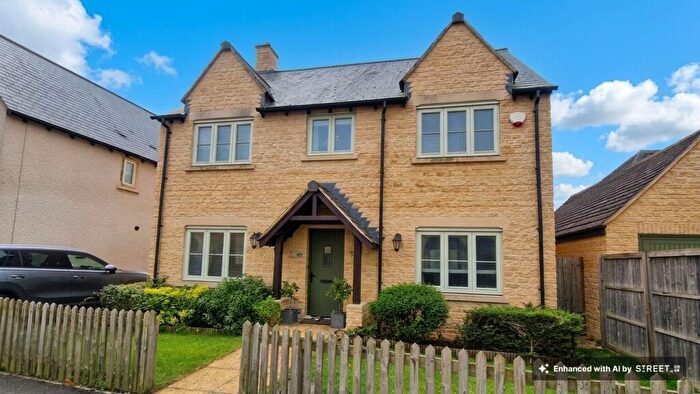 4 Bedroom Detached House To Rent In Old Railway Close, Lechlade, GL7
