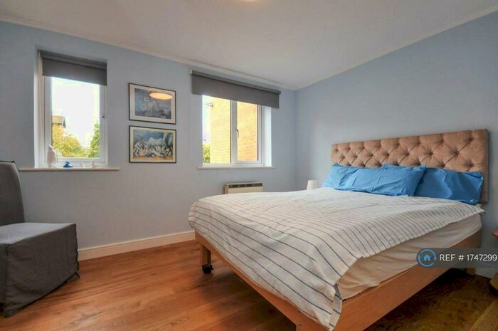 1 Bedroom Flat To Rent In Armoury Road, London, SE8
