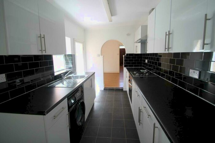 3 Bedroom Terraced House To Rent In Bedroom House, Mason St, Reading, RG1