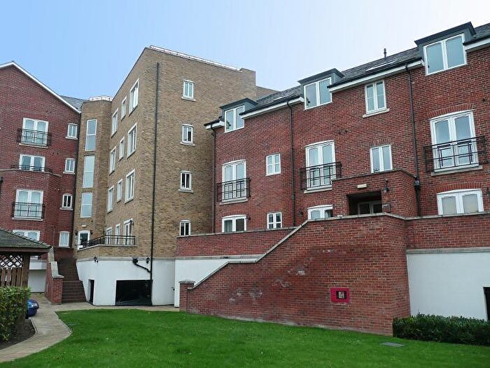 1 Bedroom Apartment To Rent In Aveley House, Illiffe Close, Reading, RG1