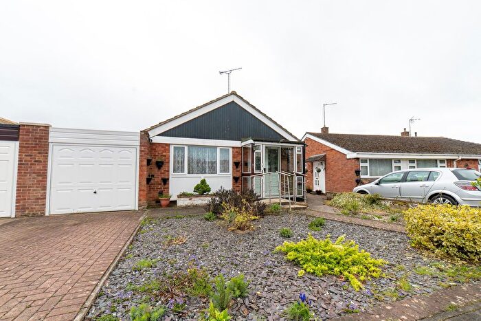 2 Bedroom Detached Bungalow For Sale In Crown Drive, Bishops Cleeve, Cheltenham, GL52
