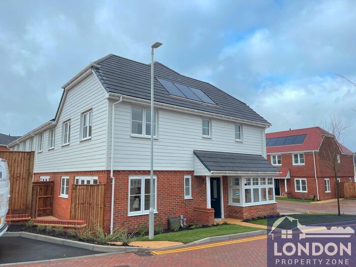 3 Bedroom Semi-Detached House To Rent In Omaha Grove, Tonbridge, TN12