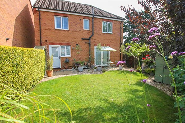 2 Bedroom End Terrace House For Sale In Aidans Close, Doncaster, DN2