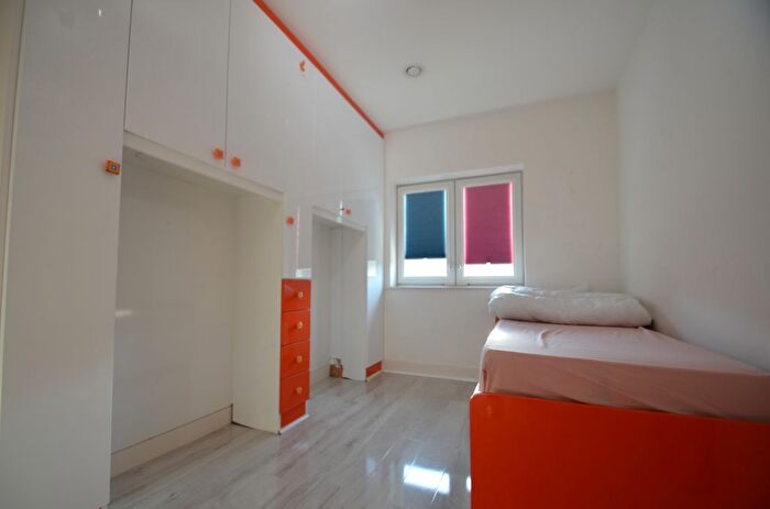 4 Bedroom Terraced House To Rent In Pontes Avenue, Hounslow, TW3