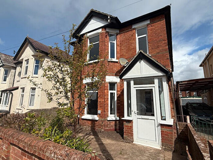 4 Bedroom Detached House To Rent In Shelbourne Road, Bournemouth, BH8