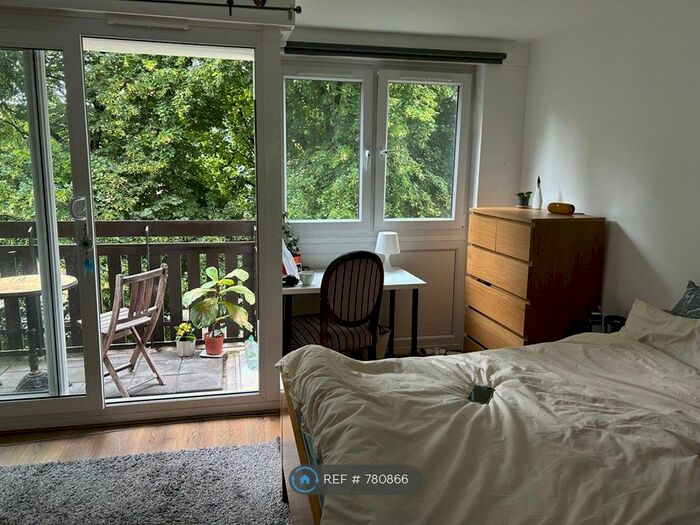 4 Bedroom Maisonette To Rent In Wrayburn House, London, SE16