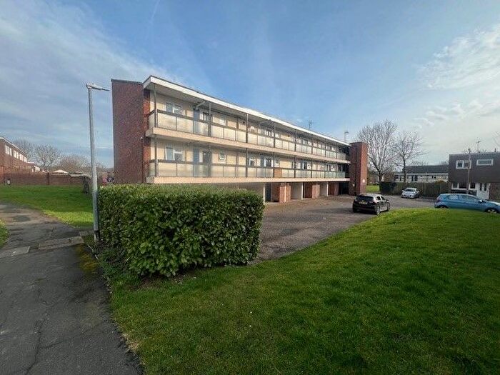 1 Bedroom Flat To Rent In Amwell Court, Waltham Abbey, EN9