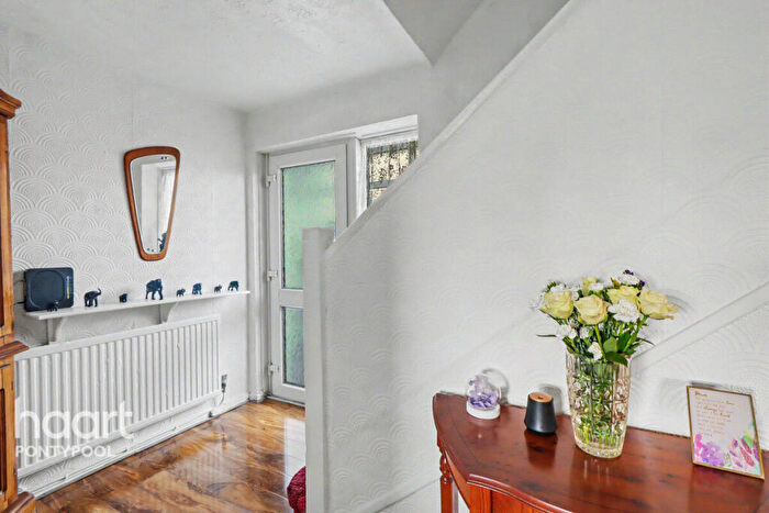 3 Bedroom Semi-Detached House For Sale In Festival Crescent, Pontypool, NP4