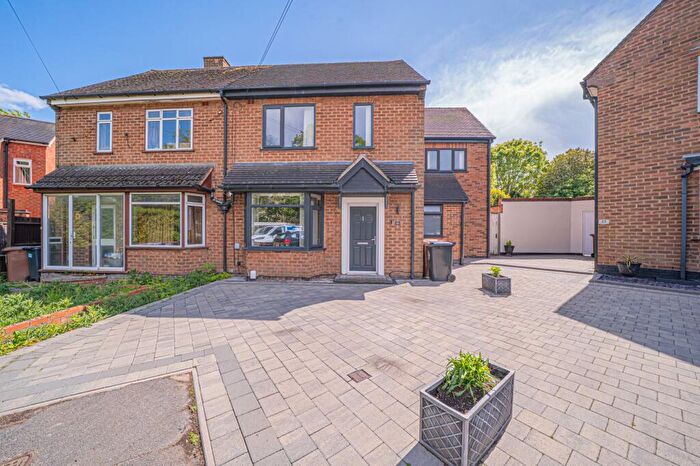 3 Bedroom Semi-Detached House For Sale In Monkspath Close, Shirley, B90