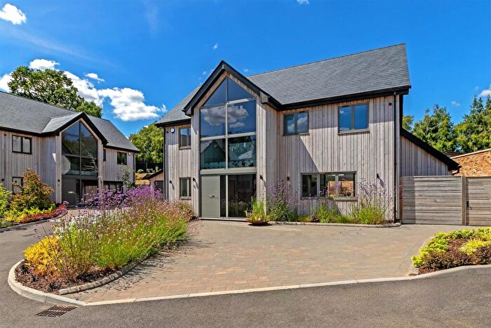 5 Bedroom Detached House For Sale In St. Albans Road, Sandridge, AL4