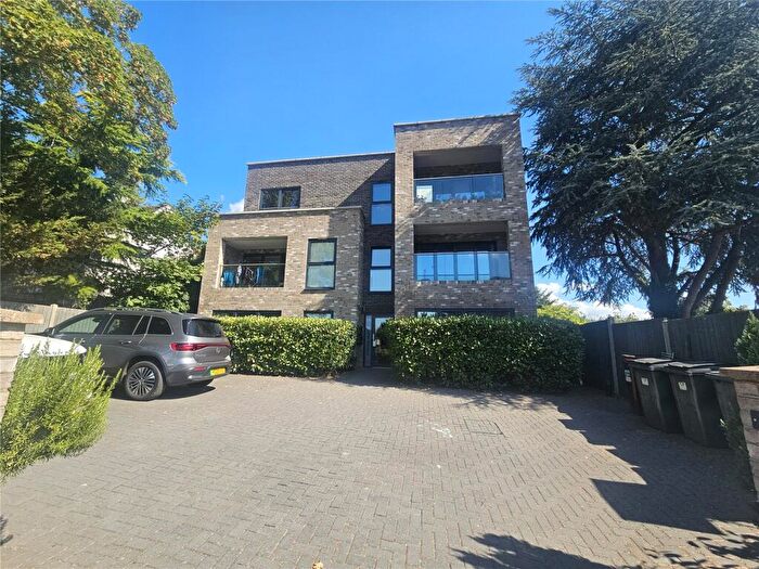 3 Bedroom Apartment To Rent In Grovelands Road, Purley, CR8