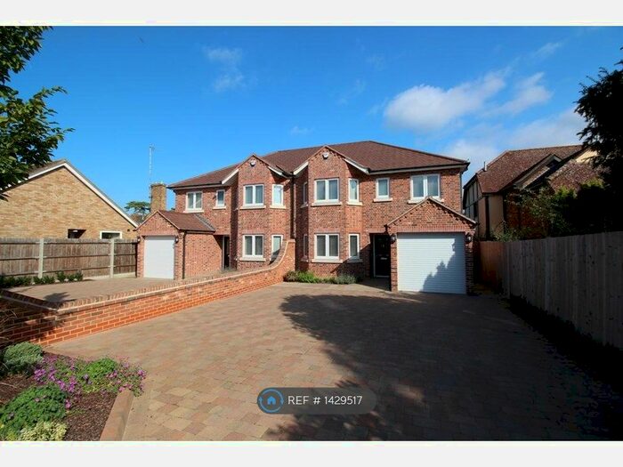 4 Bedroom Semi-Detached House To Rent In Holwell Road, Hitchin, SG5