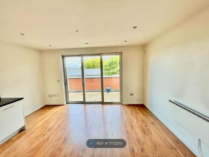 2 Bedroom Flat To Rent In Latitude Apartments, London, N16