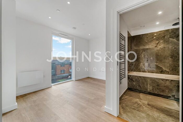 1 Bedroom Flat To Rent In Eden Grove, Staines Upon Thames, TW18