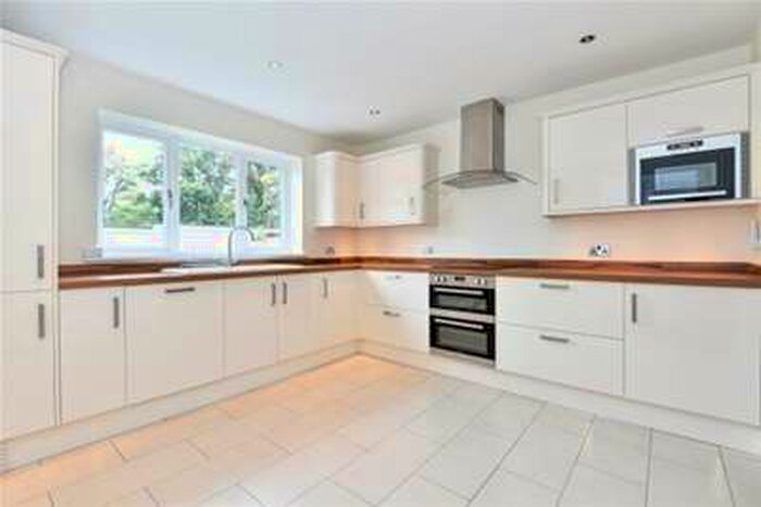 3 Bedroom Semi-Detached House To Rent In Freelands Road, Bromley, BR1