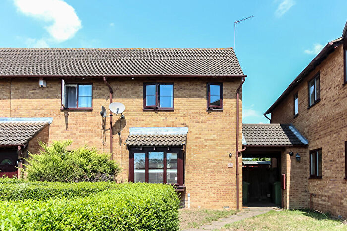 3 Bedroom End Of Terrace House For Sale In Senwick Drive, Wellingborough, NN8