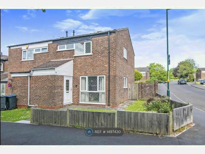 3 Bedroom Semi-Detached House To Rent In Bradshaw Avenue, Birmingham, B38