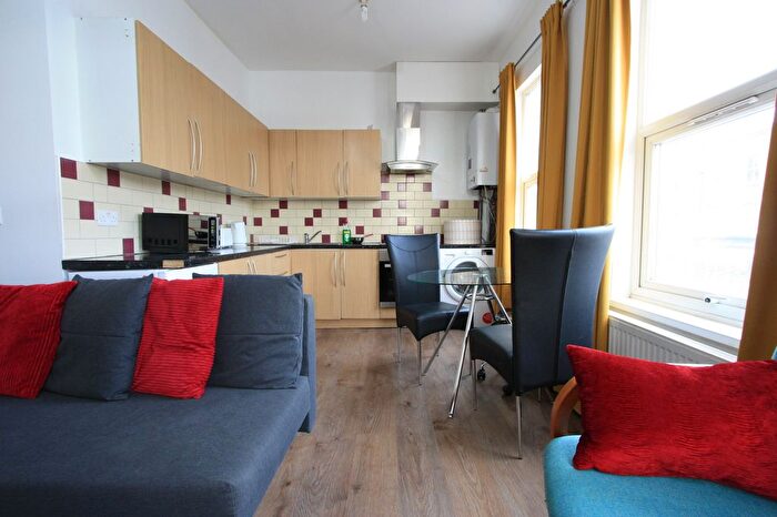 1 Bedroom Flat To Rent In Greyhound Lane, London, SW16