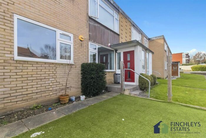 2 Bedroom Flat To Rent In Bibsworth Road, London, N3