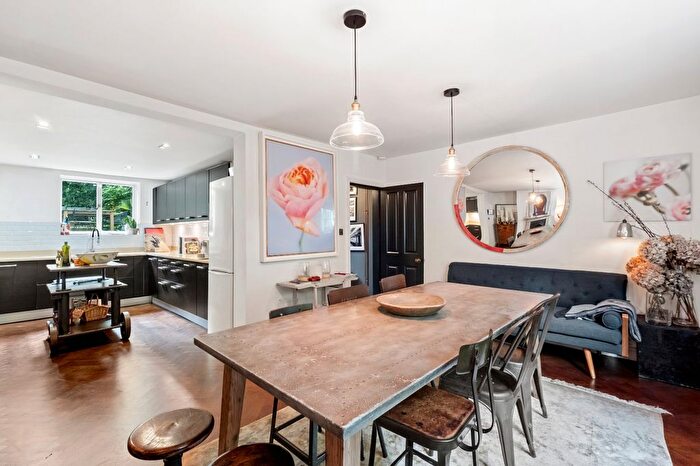 4 Bedroom Property To Rent In Offord Road, Barnsbury, N1