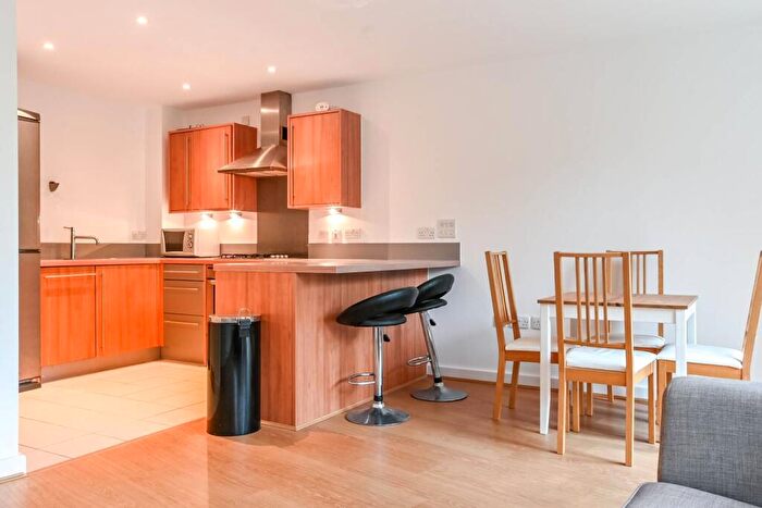 1 Bedroom Flat For Sale In Eden Grove, Islington, London, N7
