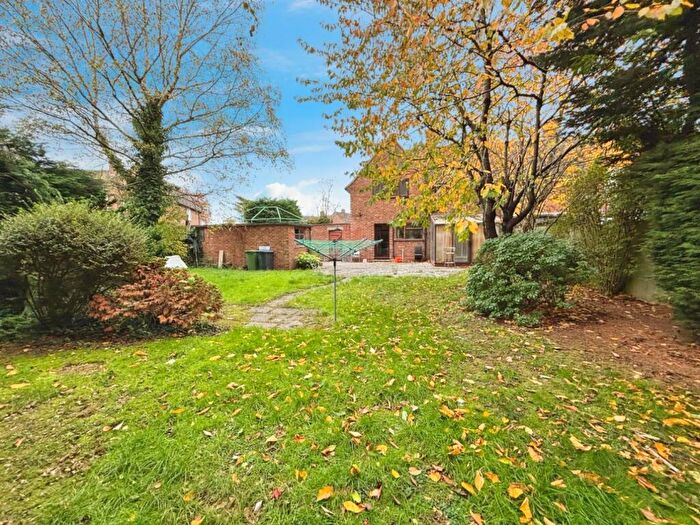 3 Bedroom Semi Detached House For Sale In Masons Road, Stratford-upon-Avon, CV37