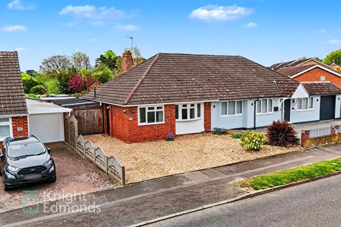 2 Bedroom Semi Detached House For Sale In Poplar Grove, Maidstone, ME16