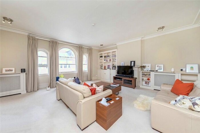 2 Bedroom Maisonette To Rent In St. Georges Drive, London, SW1V