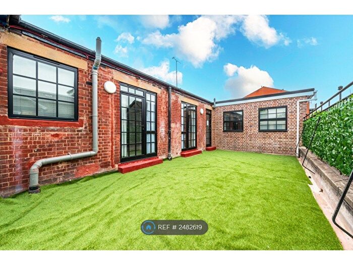 1 Bedroom Flat To Rent In Devonshire Apartments, London, N17