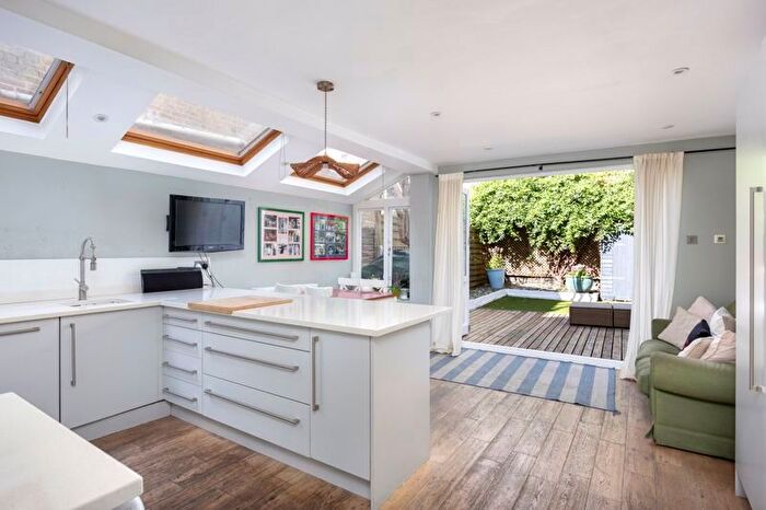 4 Bedroom Terraced House For Sale In Percy Road, London, W12
