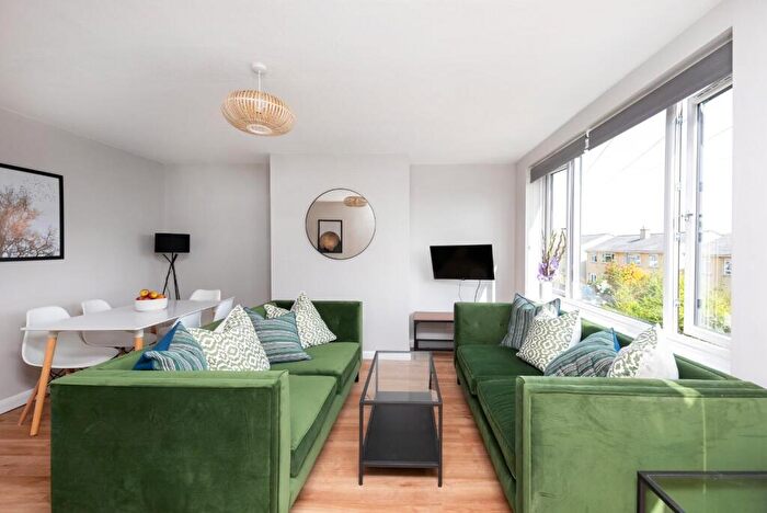 5 Bedroom Terraced House To Rent In Marshfield Way, Bath, BA1