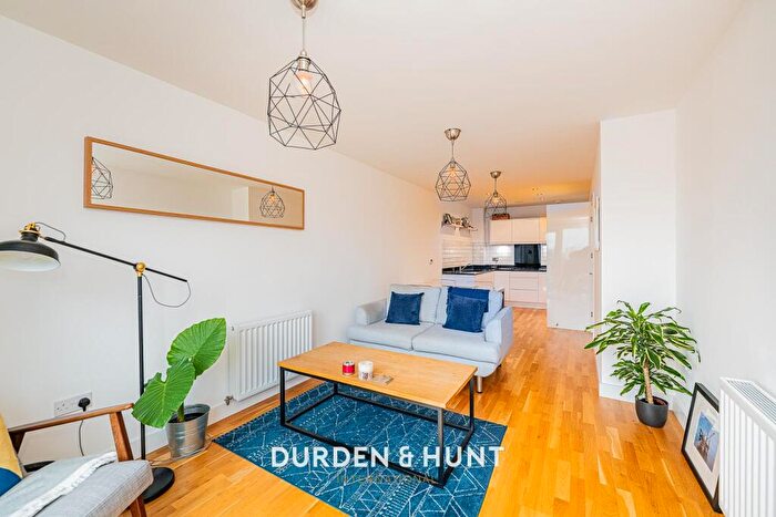 1 Bedroom Apartment For Sale In Upper North Street, Tower Hamlets, E14