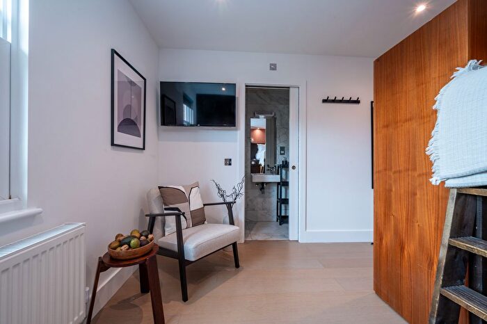 Studio To Rent In Dennington Park Road, London, NW6