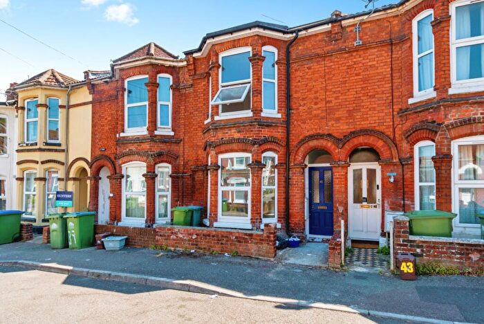 3 Bedroom Terraced House For Sale In Livingstone Road, Southampton, Hampshire, SO14