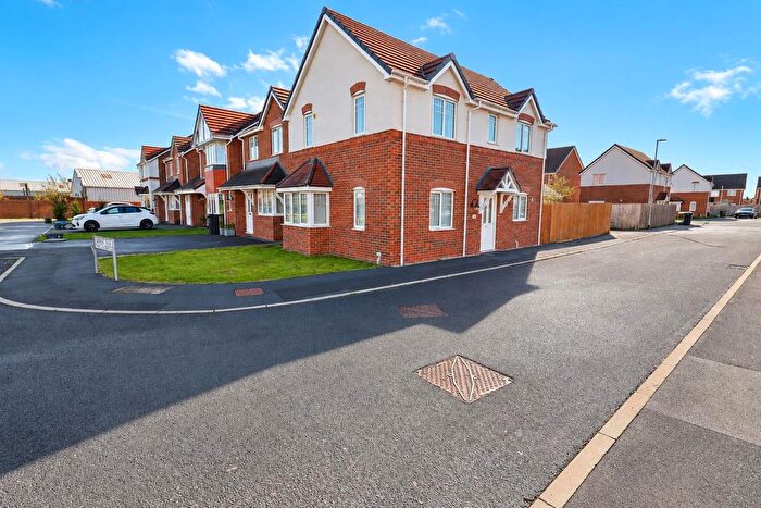 3 Bedroom Detached House For Sale In Mayfield Park, Saltney, Chester, CH4