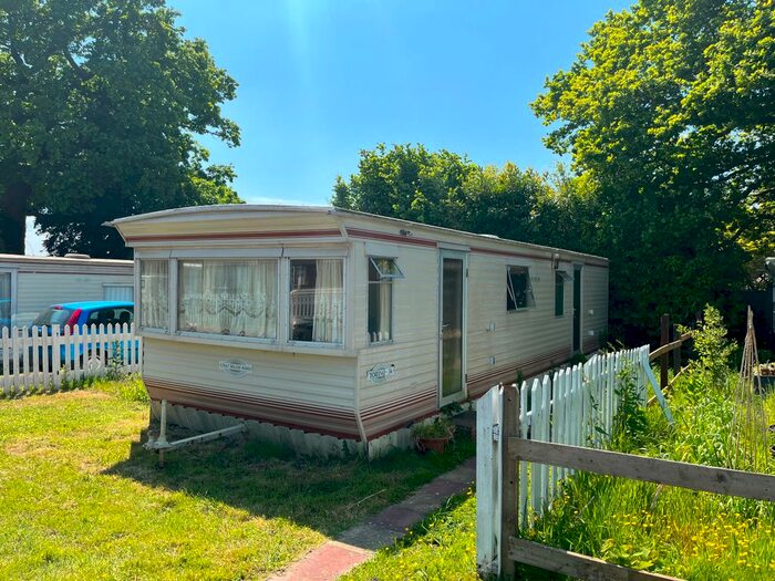 3 Bedroom Mobile/park Home To Rent In Static Home, Ivy Cottage, Wickham Road, Curdridge, Southampton, SO32