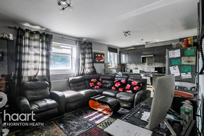 2 Bedroom Flat For Sale In Bensham Grove, Thornton Heath, CR7