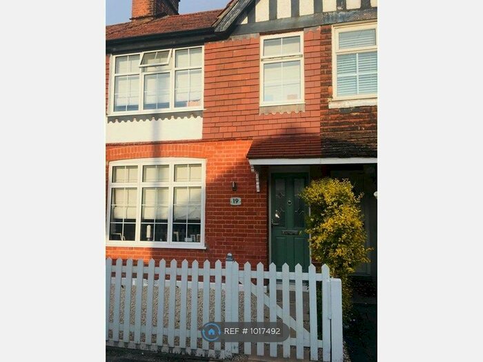 3 Bedroom Terraced House To Rent In Aynscombe Angle, Orpington Kent BR6